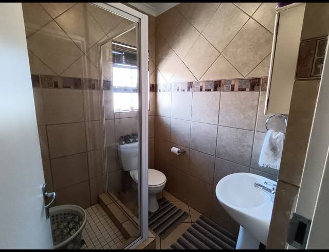 3 BEDROOM TOWNHOUSE FOR SALE IN NEW MARKET PARK